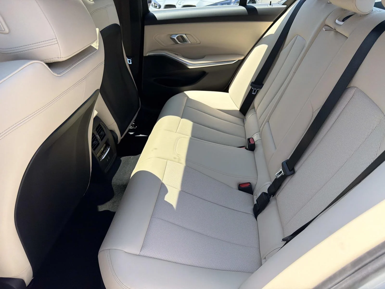 New 2026 Alpine White BMW 330i image 10