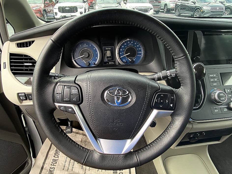 Used 2017 Blizzard Pearl Toyota XLE image 12