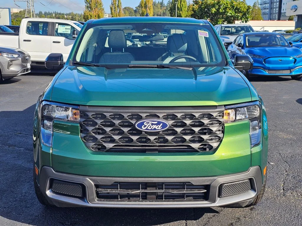 New 2025 Eruption Green Ford XLT image 2