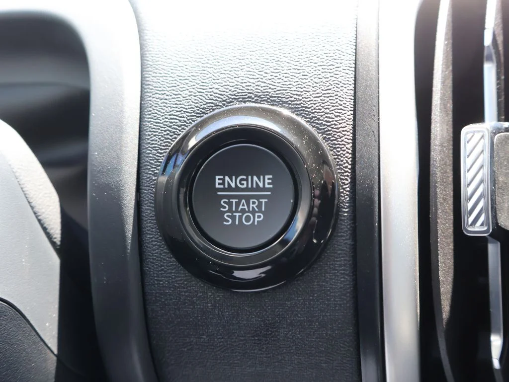 New 2026 Star White Metallic Tri-Coat Ford MAX Active image 35