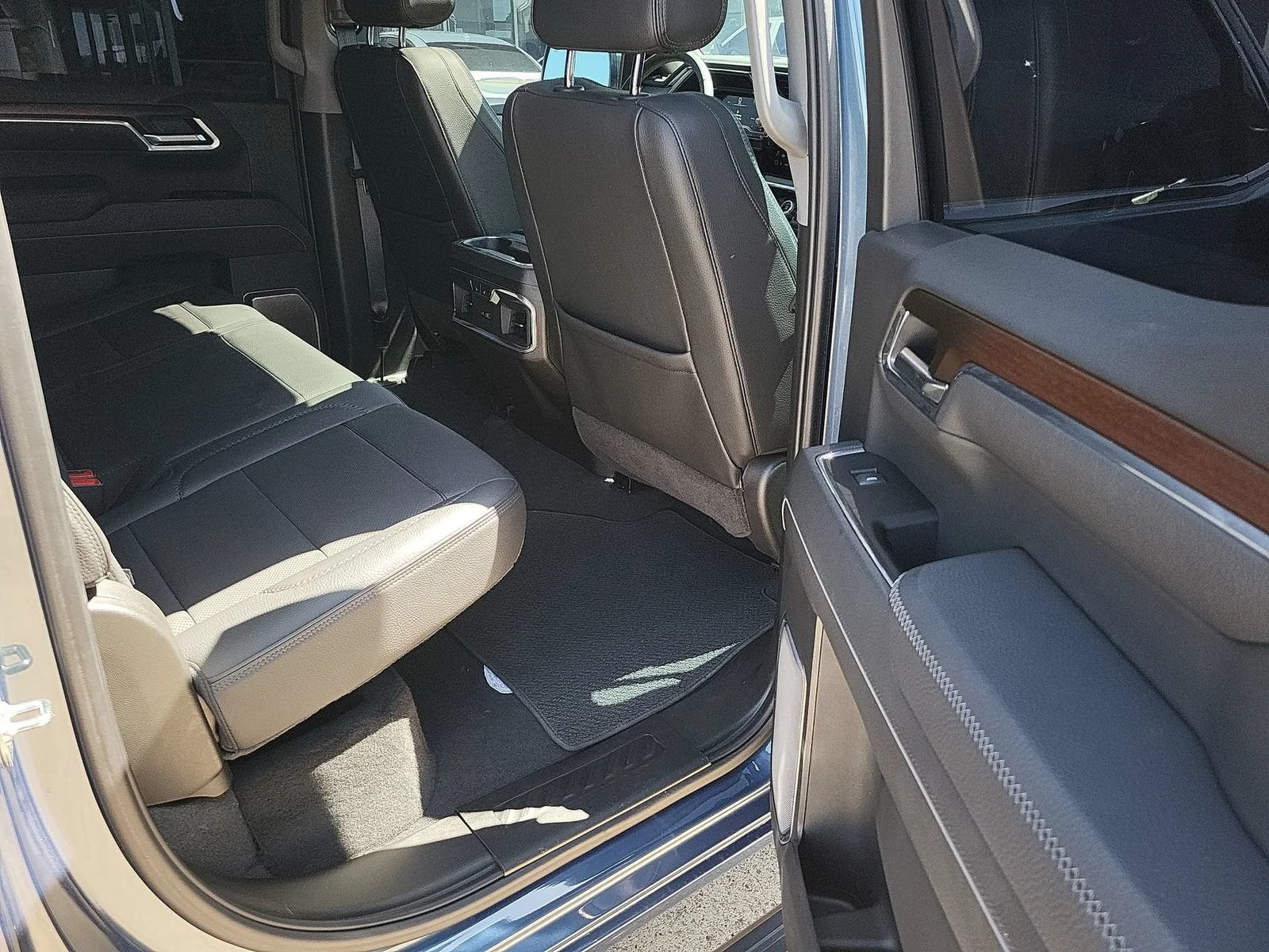 Certified Used 2025 Downpour Metallic GMC Denali image 28