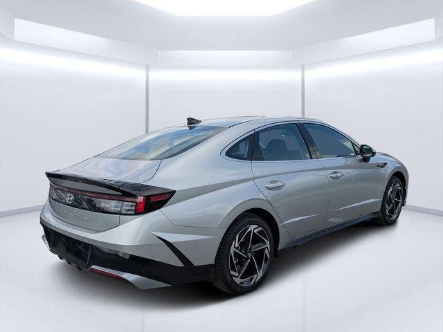 New 2026 Silver Hyundai SEL Sport image 3