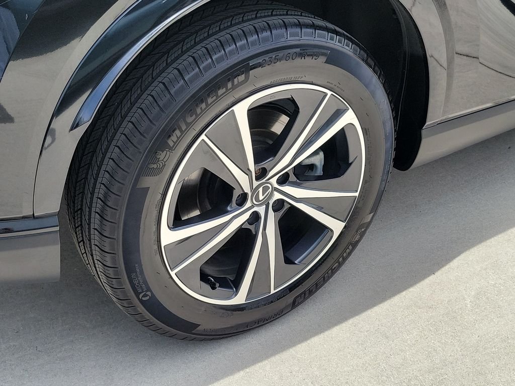 Used 2024 Black Lexus 350 image 7