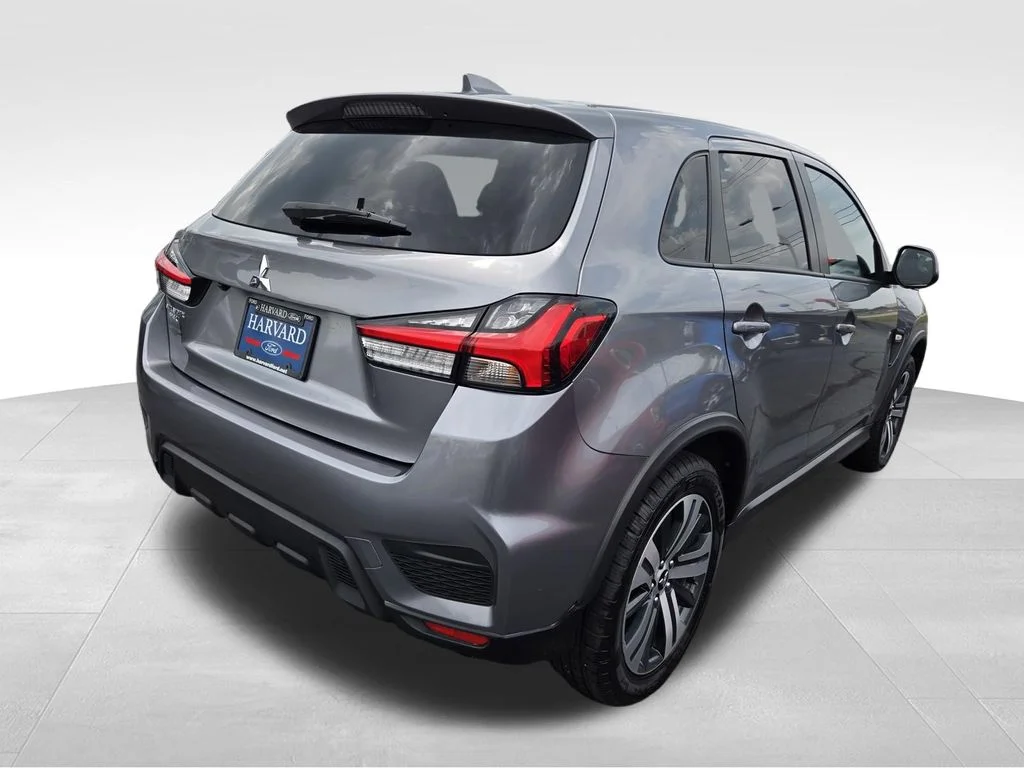 Used 2024 Gray Mitsubishi 2.0 SE image 4