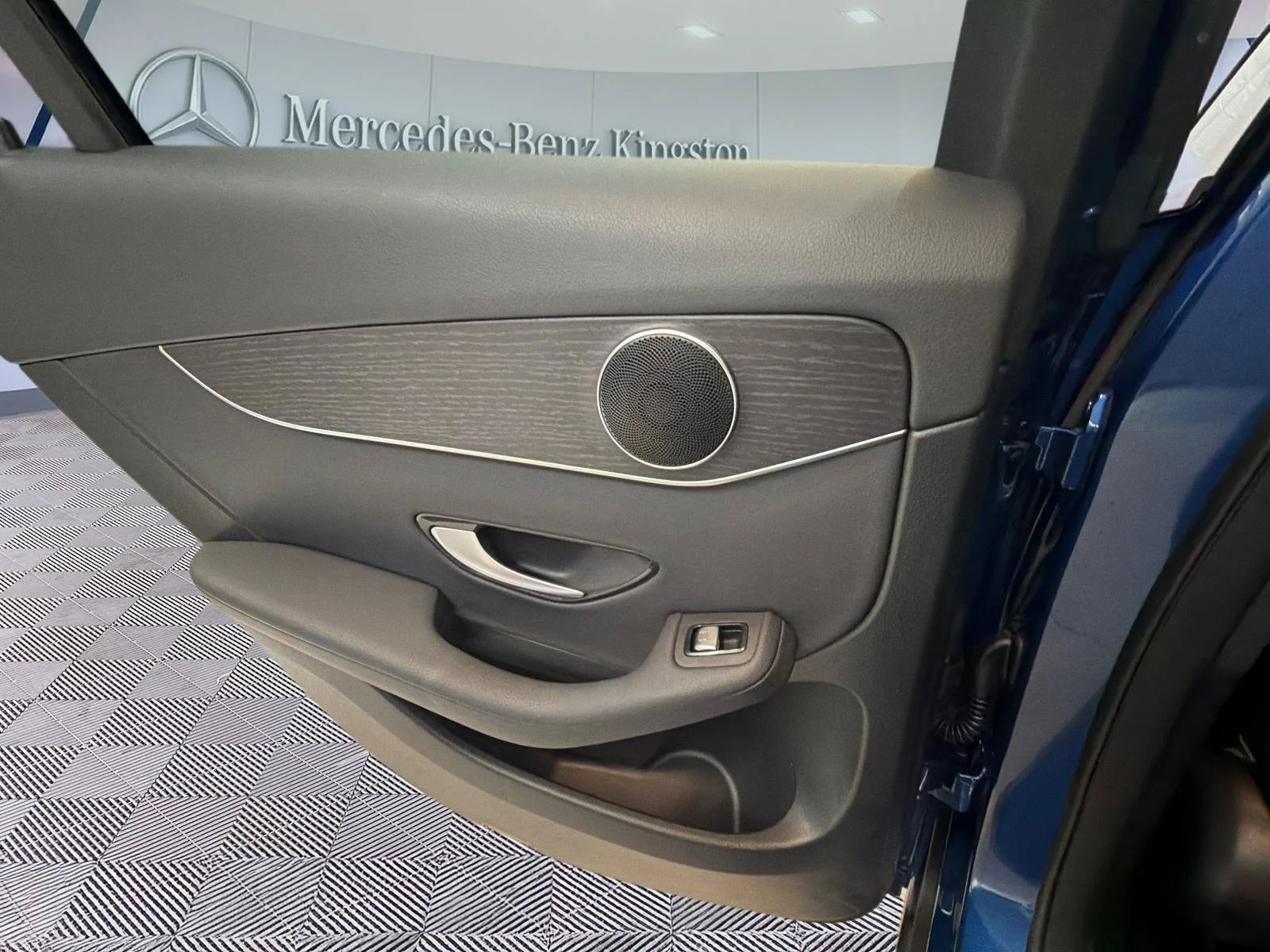 Certified Used 2022 Blue Mercedes-Benz GLC 300 image 24