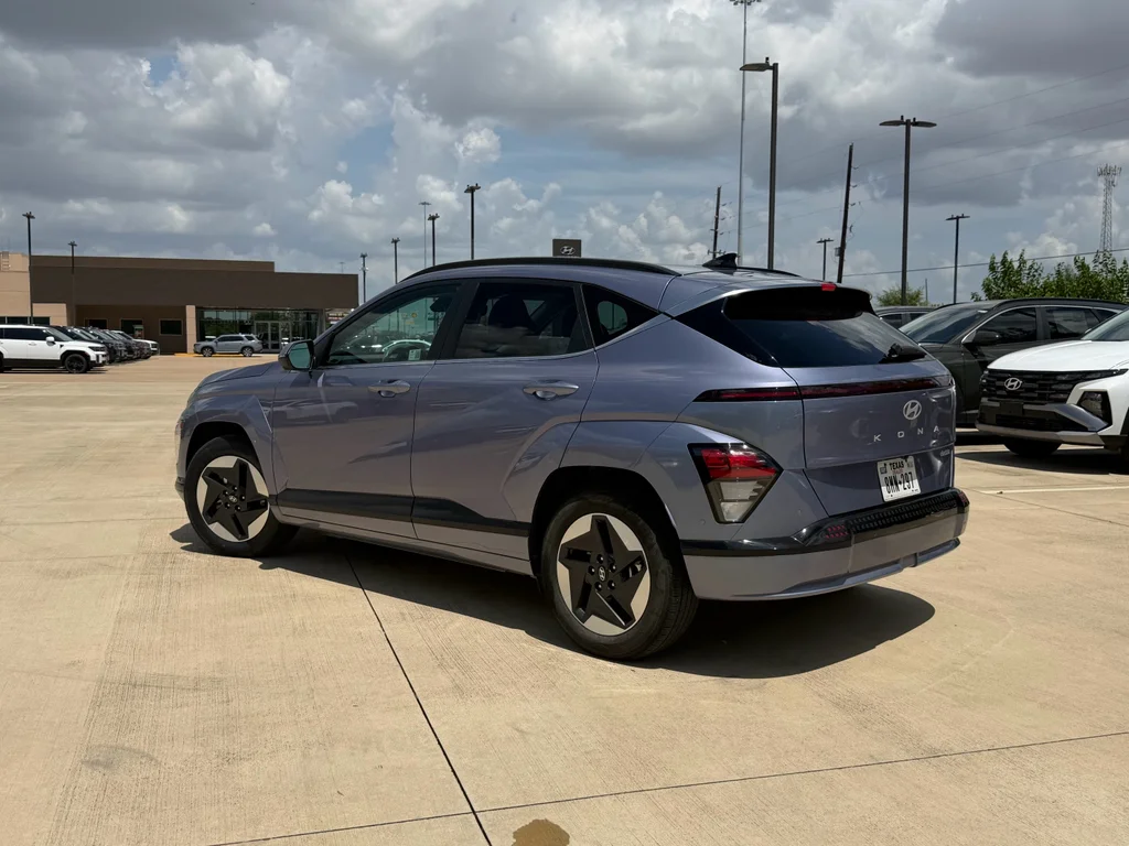 Used 2024 Meta Blue Pearl Hyundai Electric Limited image 3