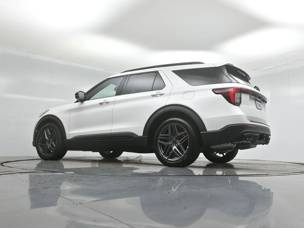 New 2026 Star White Metallic Tri-Coat Ford ST image 52