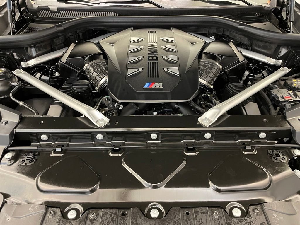 Used 2026 Black BMW M60i image 34