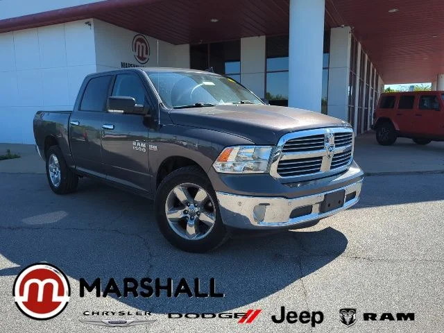 2017 RAM 1500 Big Horn 4x4 Crew Cab 5'7's photo