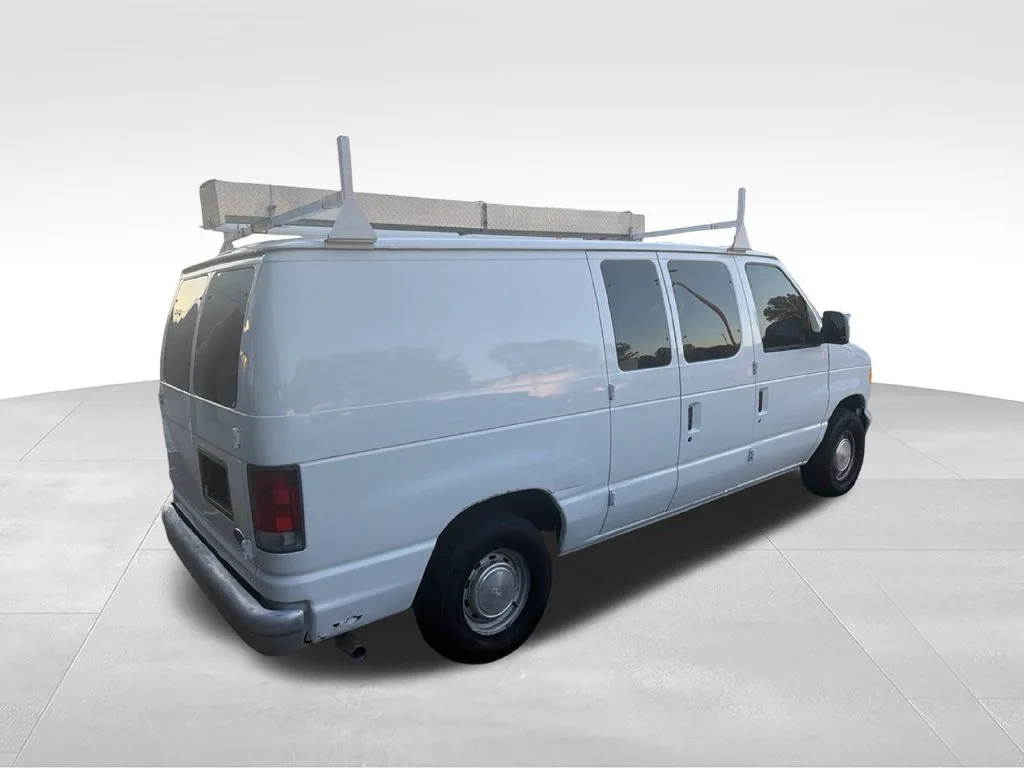 Used 1997 White Ford  image 4