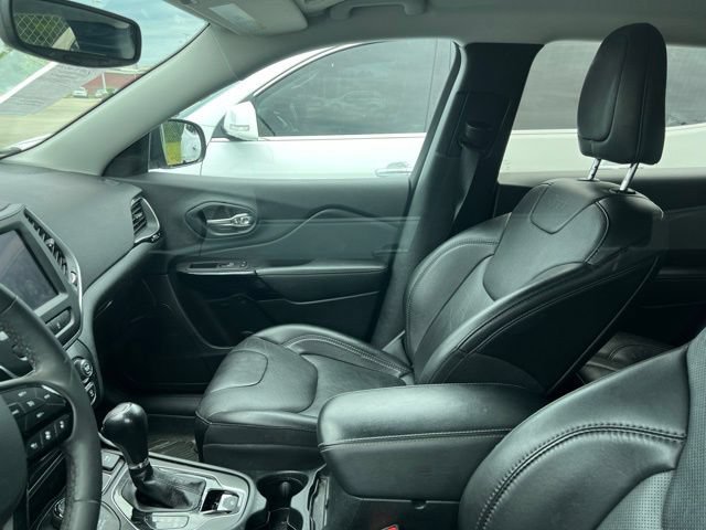 Used 2023 Bright White Clearcoat Jeep Altitude image 4