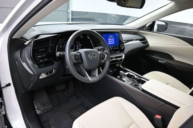 Used 2024 White Lexus 350 image 25