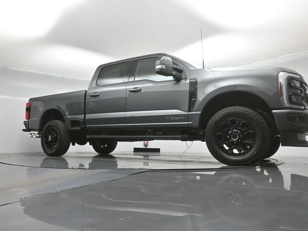 New 2026 Carbonized Gray Metallic Ford Lariat image 37