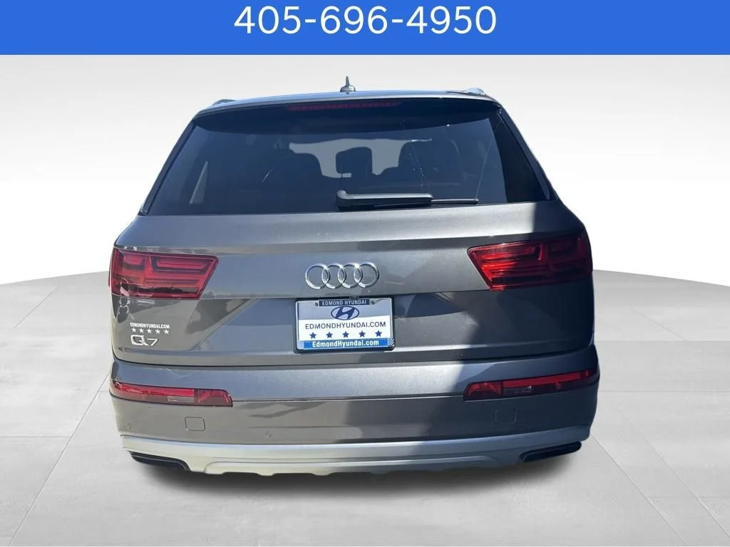 Pre-Owned 2019 Audi Q7 SE Premium
