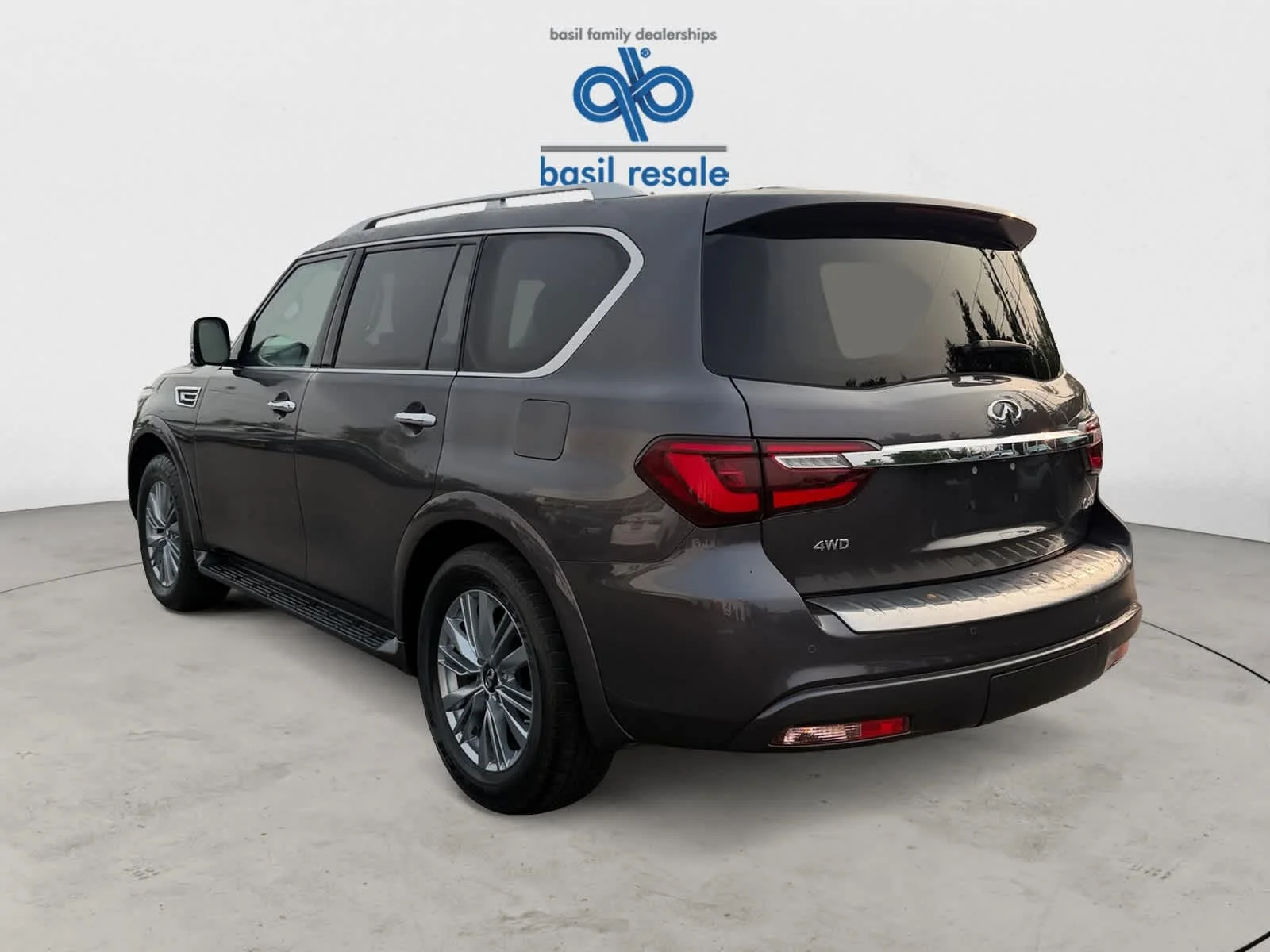 Used 2024 Anthracite Gray INFINITI LUXE image 4