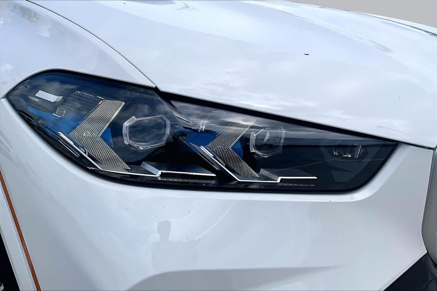 Used 2025 Alpine White BMW xDrive40i image 27