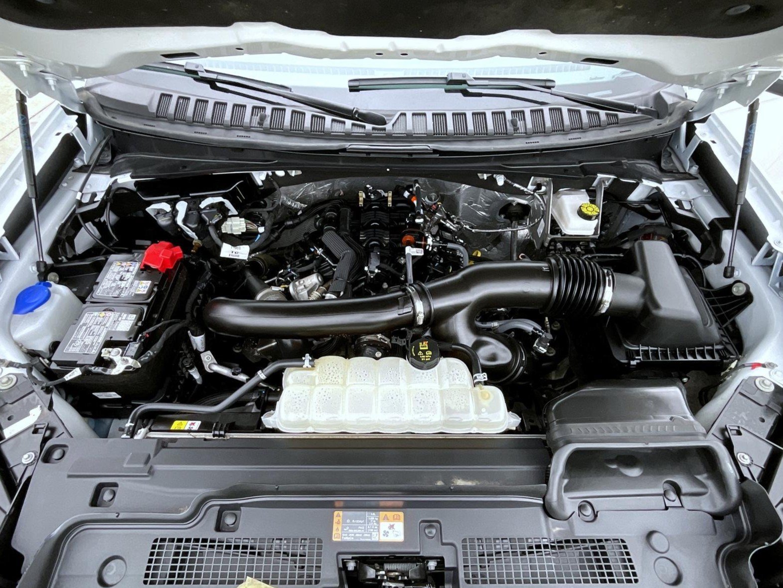 Used 2025 White Ford Platinum image 27
