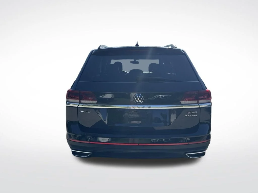 Used 2022 Deep Black Pearl Effect Volkswagen 3.6L V6 SE w/Technology image 7