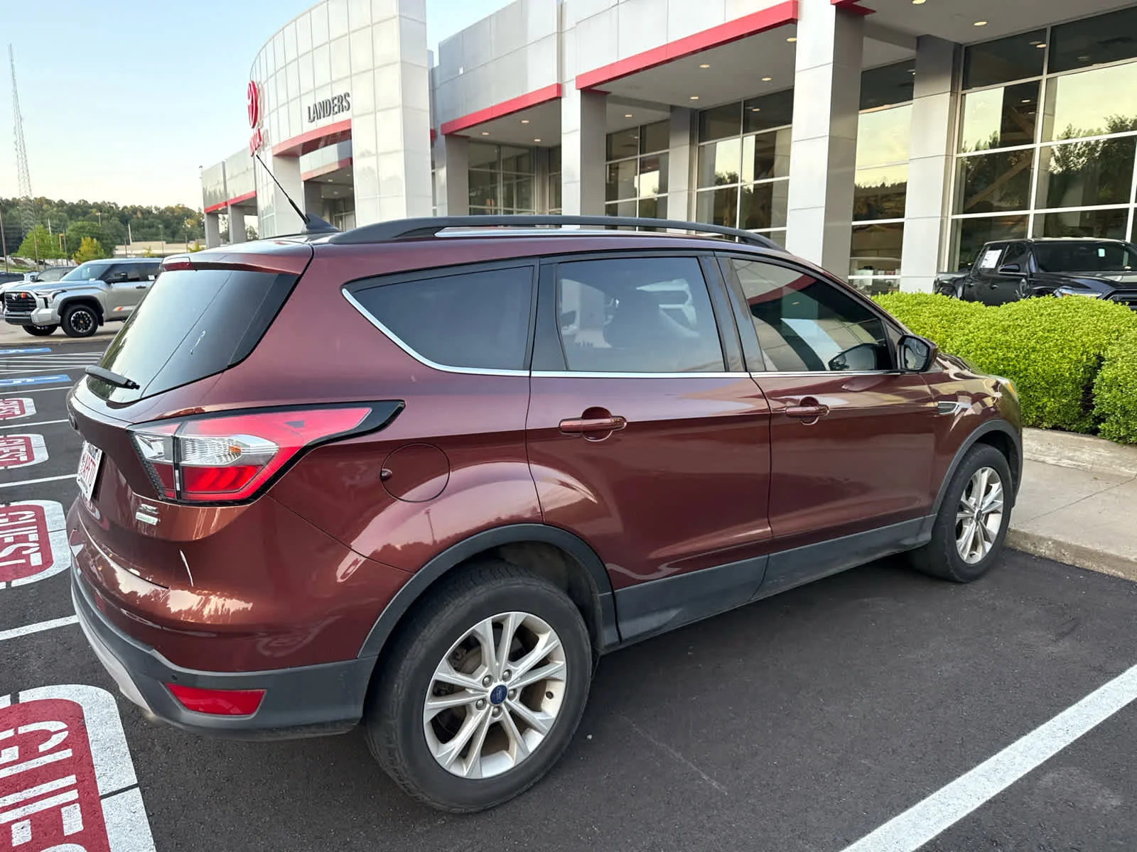 Used 2018 Ford Escape SEL with VIN 1FMCU0HD5JUC55001 for sale in Little Rock, AR