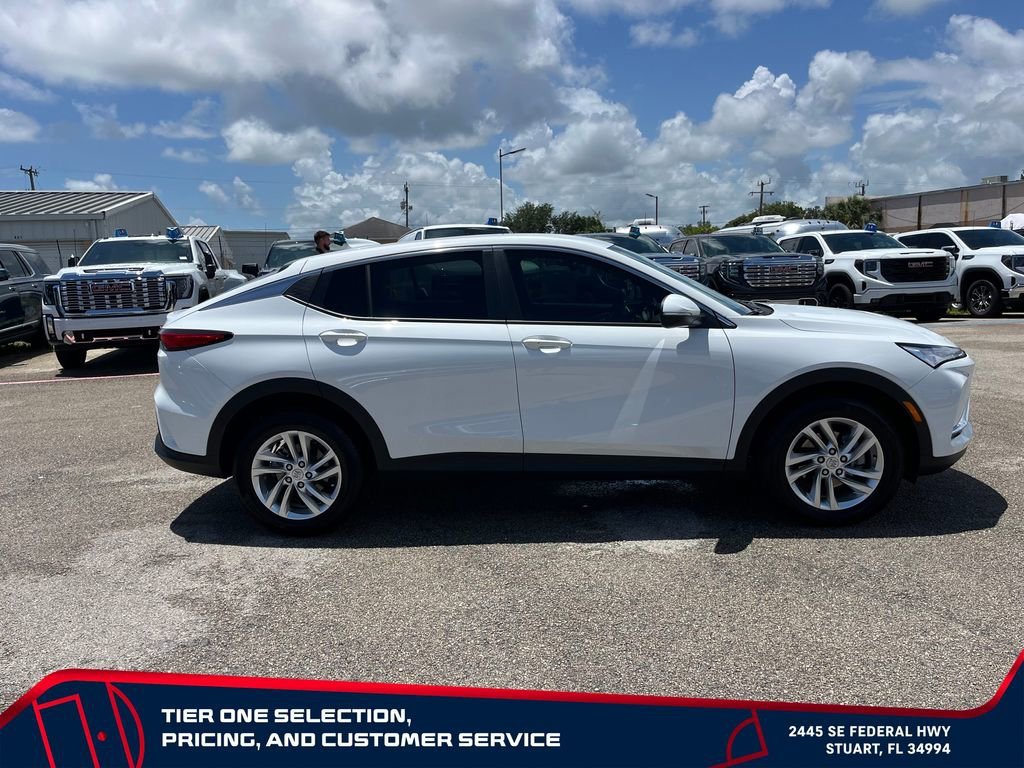 Used 2025 Summit White Buick Preferred image 8