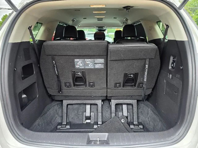 Used 2022 White Kia SX image 17