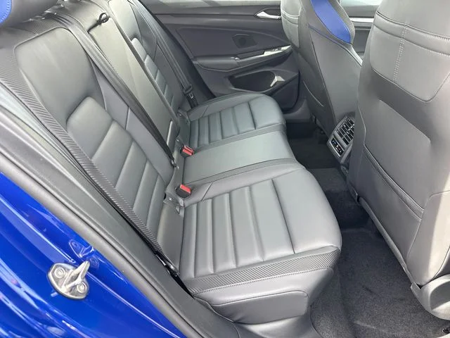 New 2026 Lapiz Blue Metallic Volkswagen 2.0T image 24
