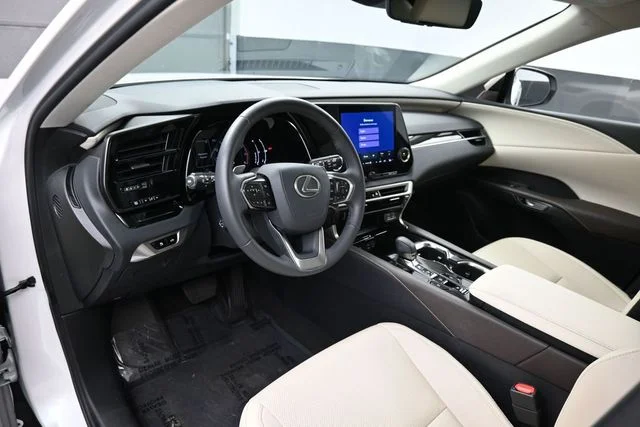 Used 2024 White Lexus 350 image 25