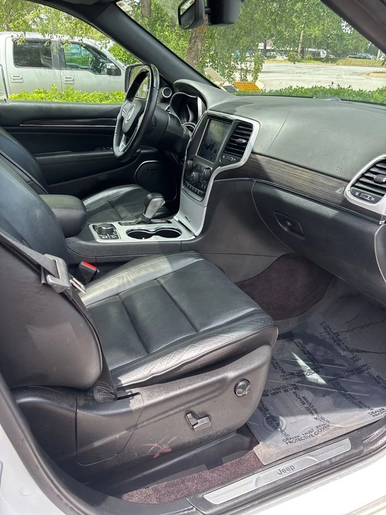 Used 2018 White Jeep Overland image 24
