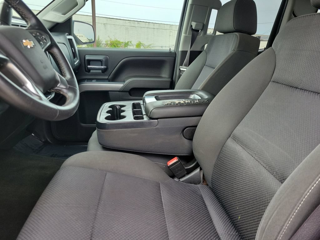 Used 2017 SUMMIT WHITE Chevrolet LT image 19