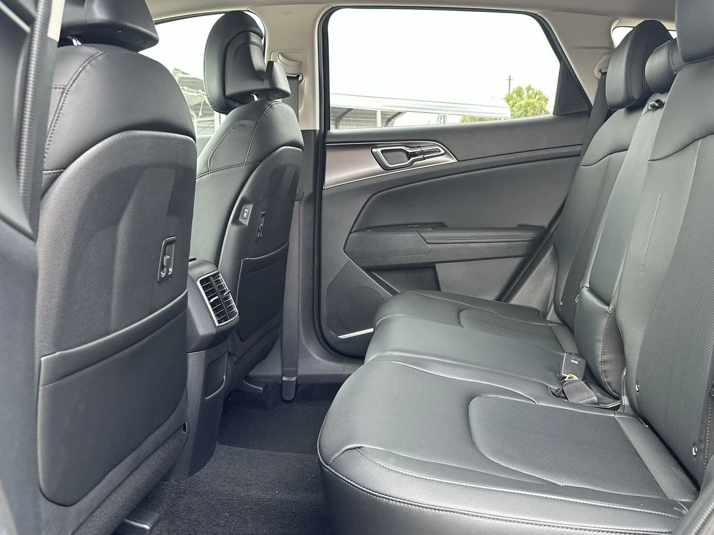 New 2026 Gravity Gray Kia EX image 22