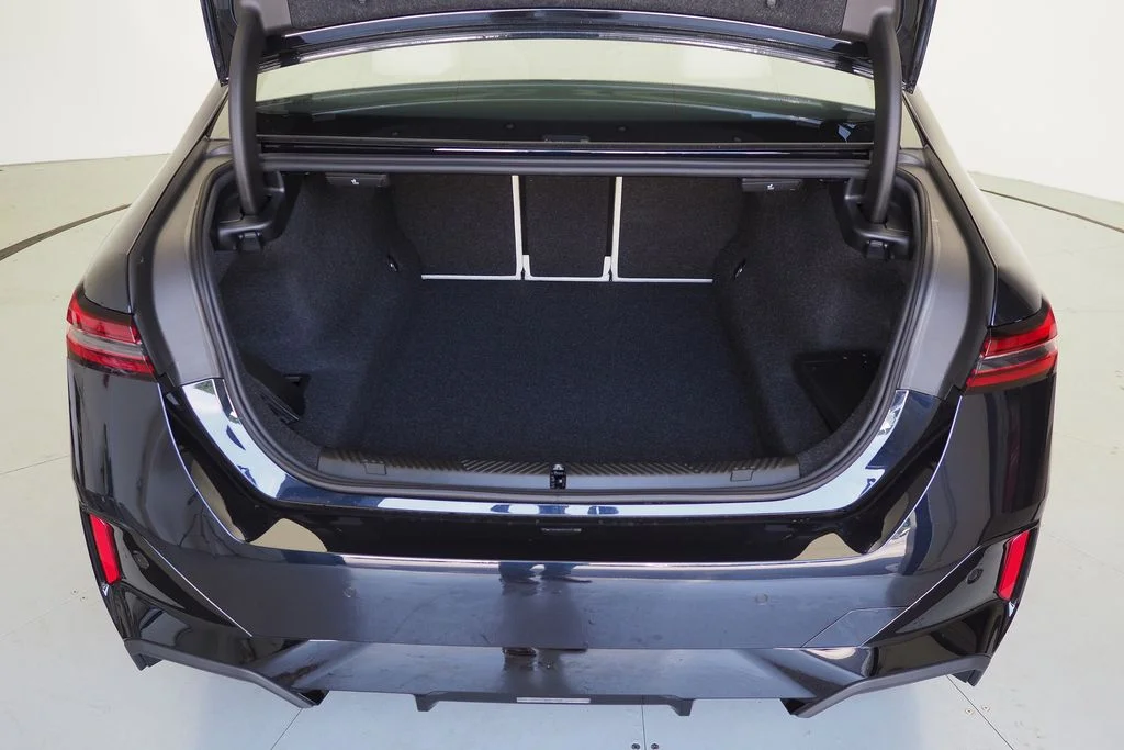 New 2027 Carbon Black Metallic BMW 530i image 21