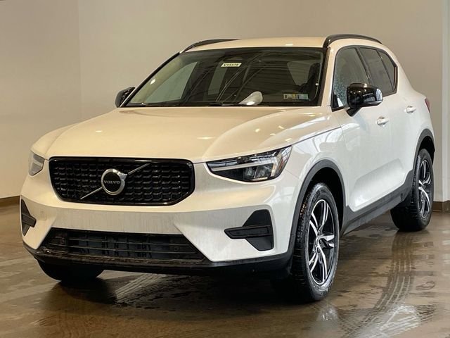 2026 Volvo XC40 B5 Core Dark AWD's photo