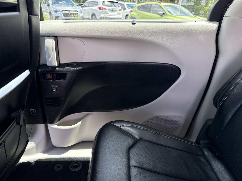 Used 2022 Red Chrysler Touring L image 16