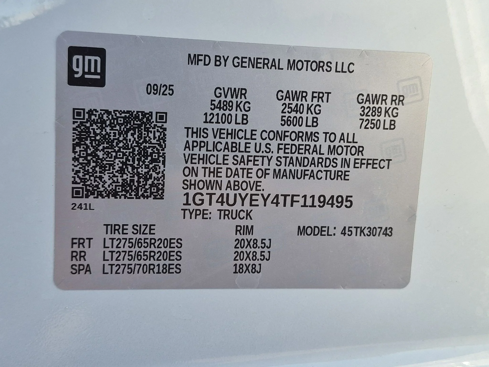 Used 2026 White Frost Tricoat GMC Denali Ultimate image 26