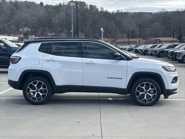 2026 Jeep Compass Limited - Photo 8