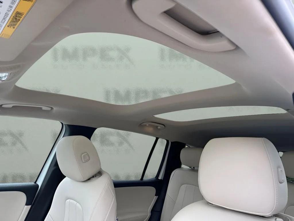 Used 2022 White Mercedes-Benz GLB 250 image 11
