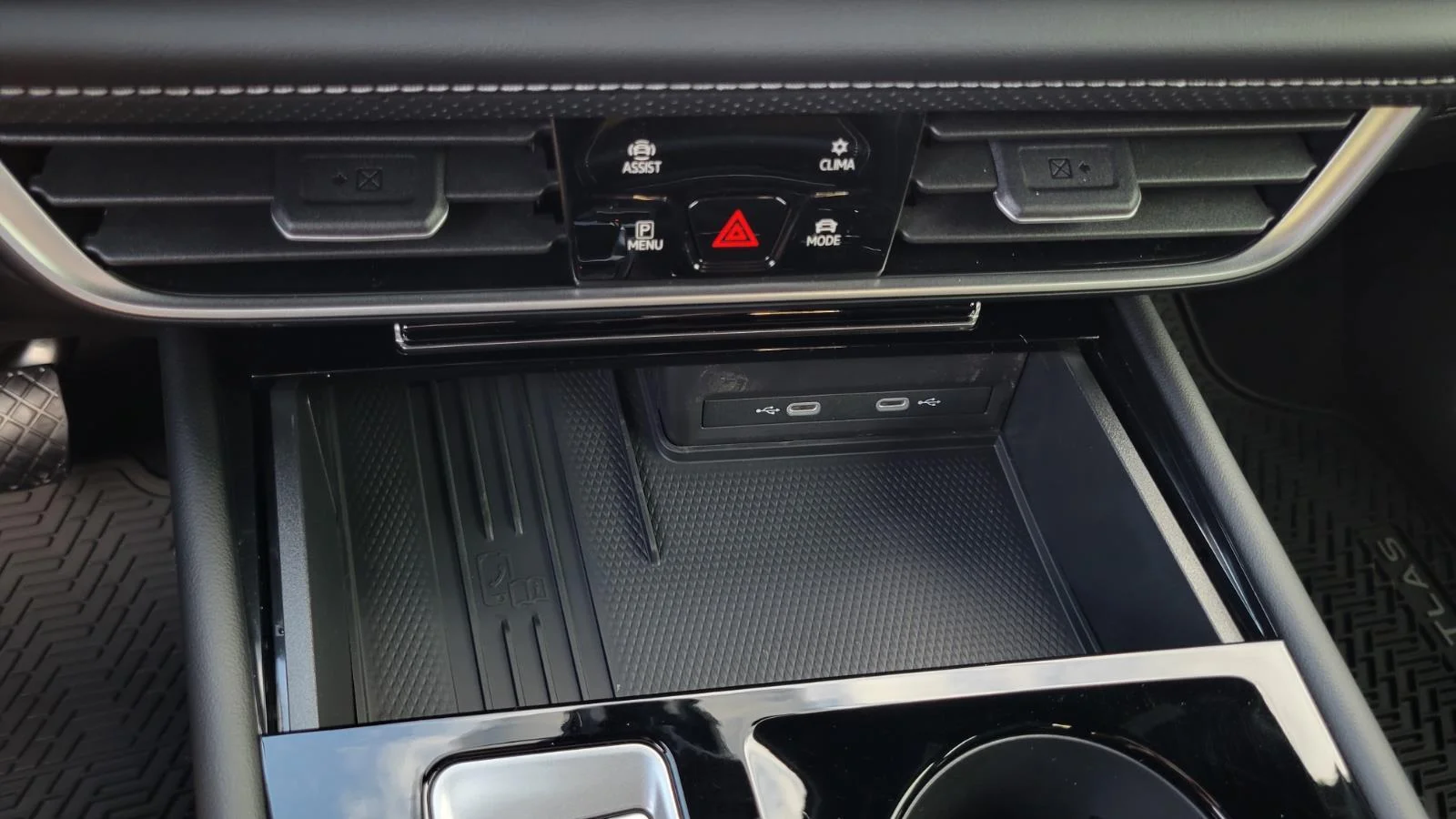 New 2026 Deep Black Pearl Volkswagen 2.0T SE w/Technology image 29