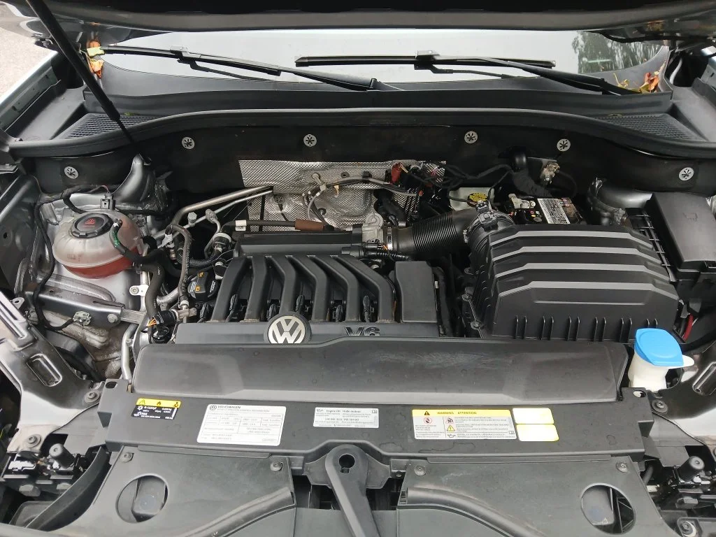 Used 2021 Silver Volkswagen 3.6L V6 SE w/Technology image 25