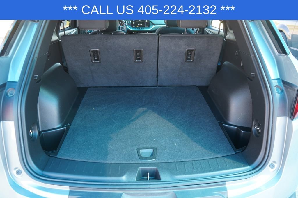 Used 2025 Sterling Gray Metallic Chevrolet 2LT image 28