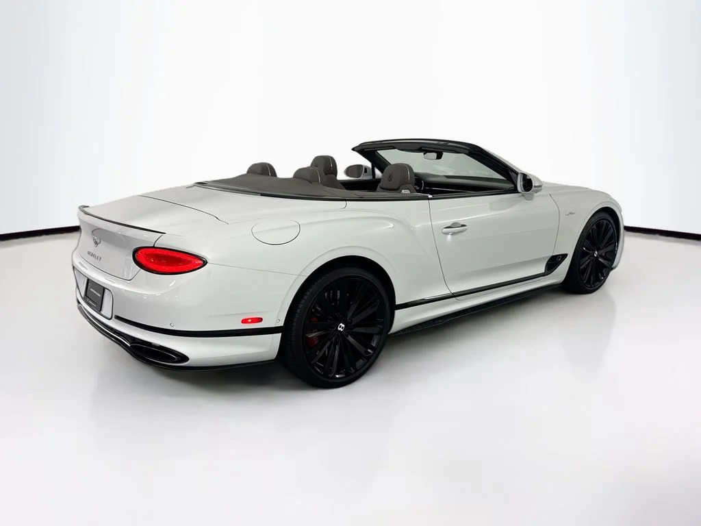 Used 2022  Bentley Speed image 5