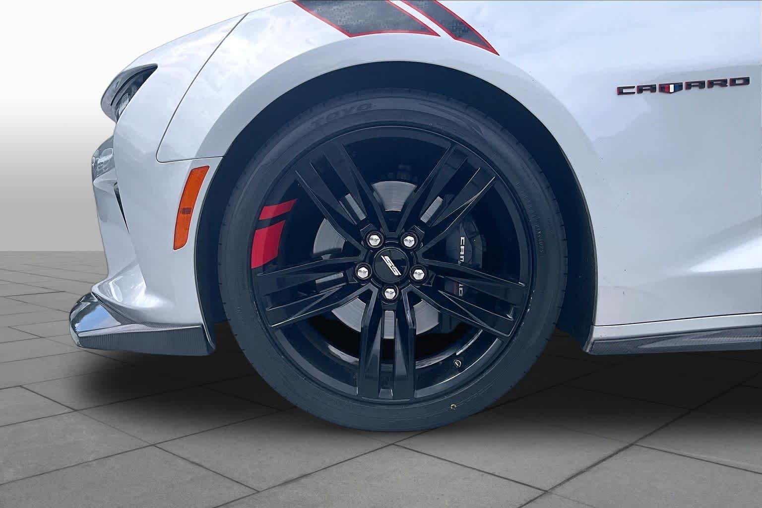 Used 2018 Silver Ice Metallic Chevrolet 2SS image 10