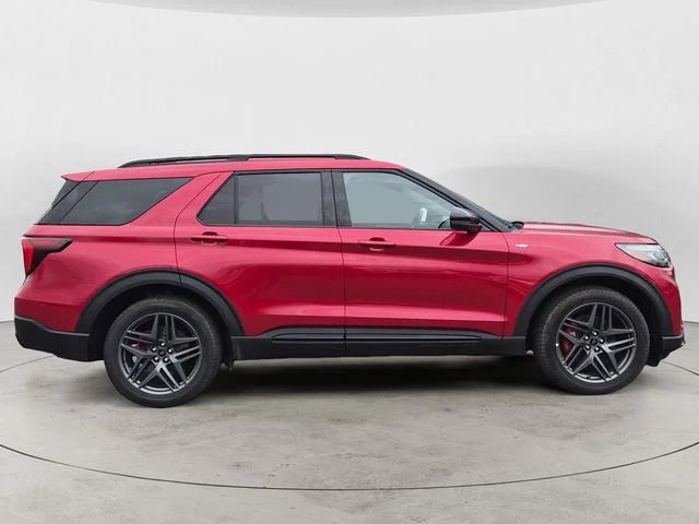 Used 2026 Red Metallic Ford ST-Line image 6