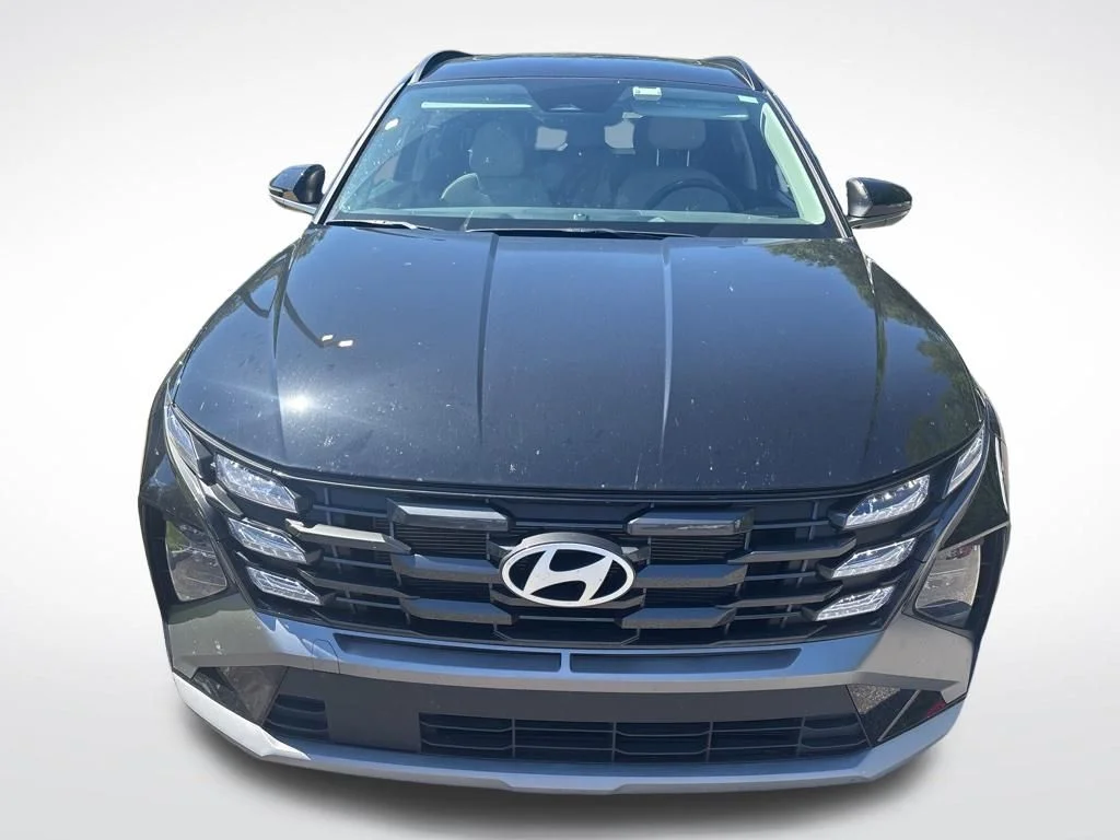 Used 2025 Black Hyundai SEL Convenience image 4