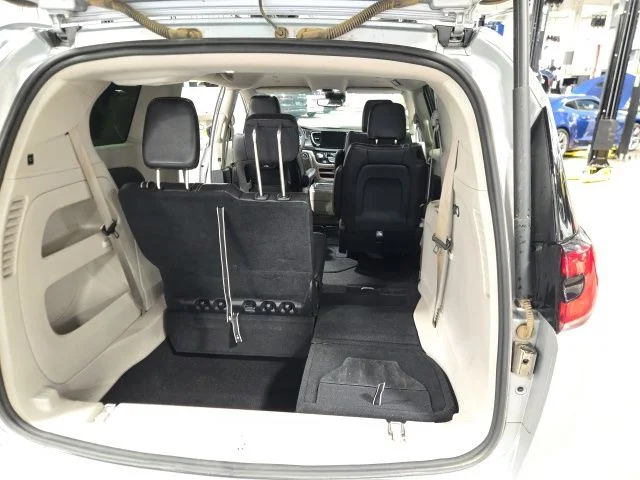 Used 2023 Silver Chrysler Touring L image 11
