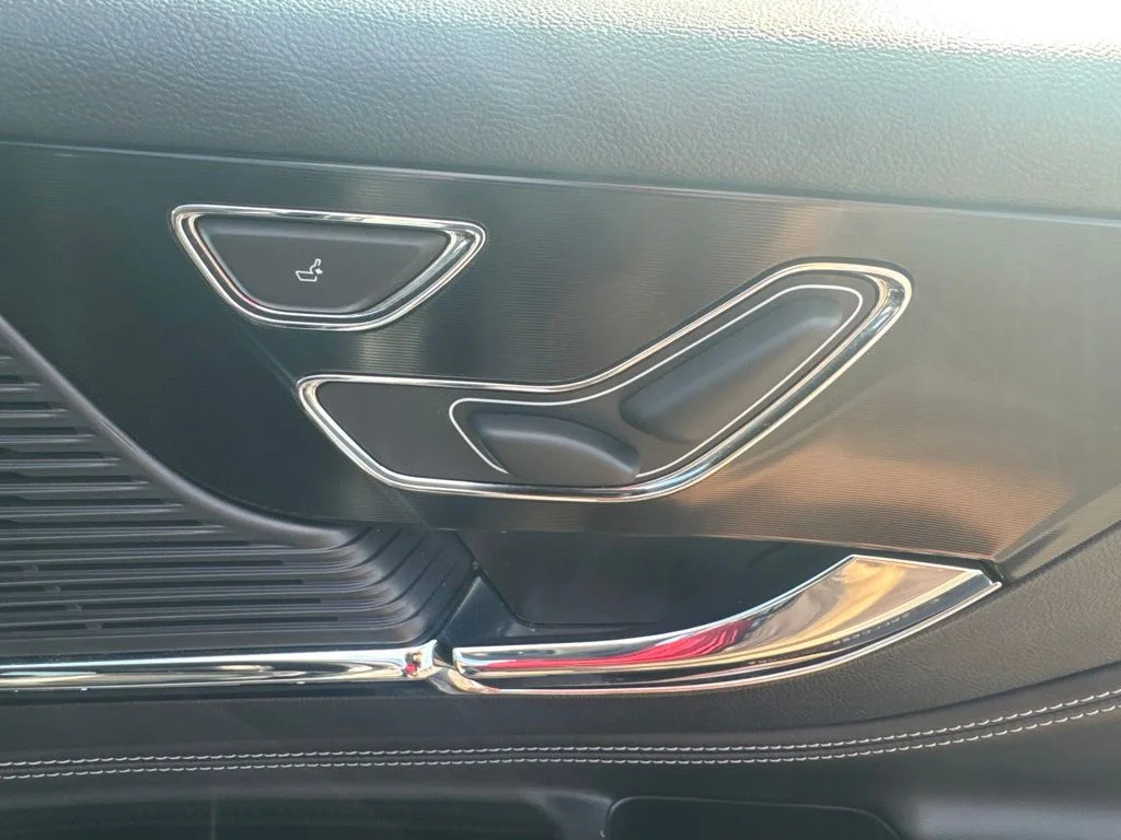 Used 2020 Silver Lincoln Standard image 35