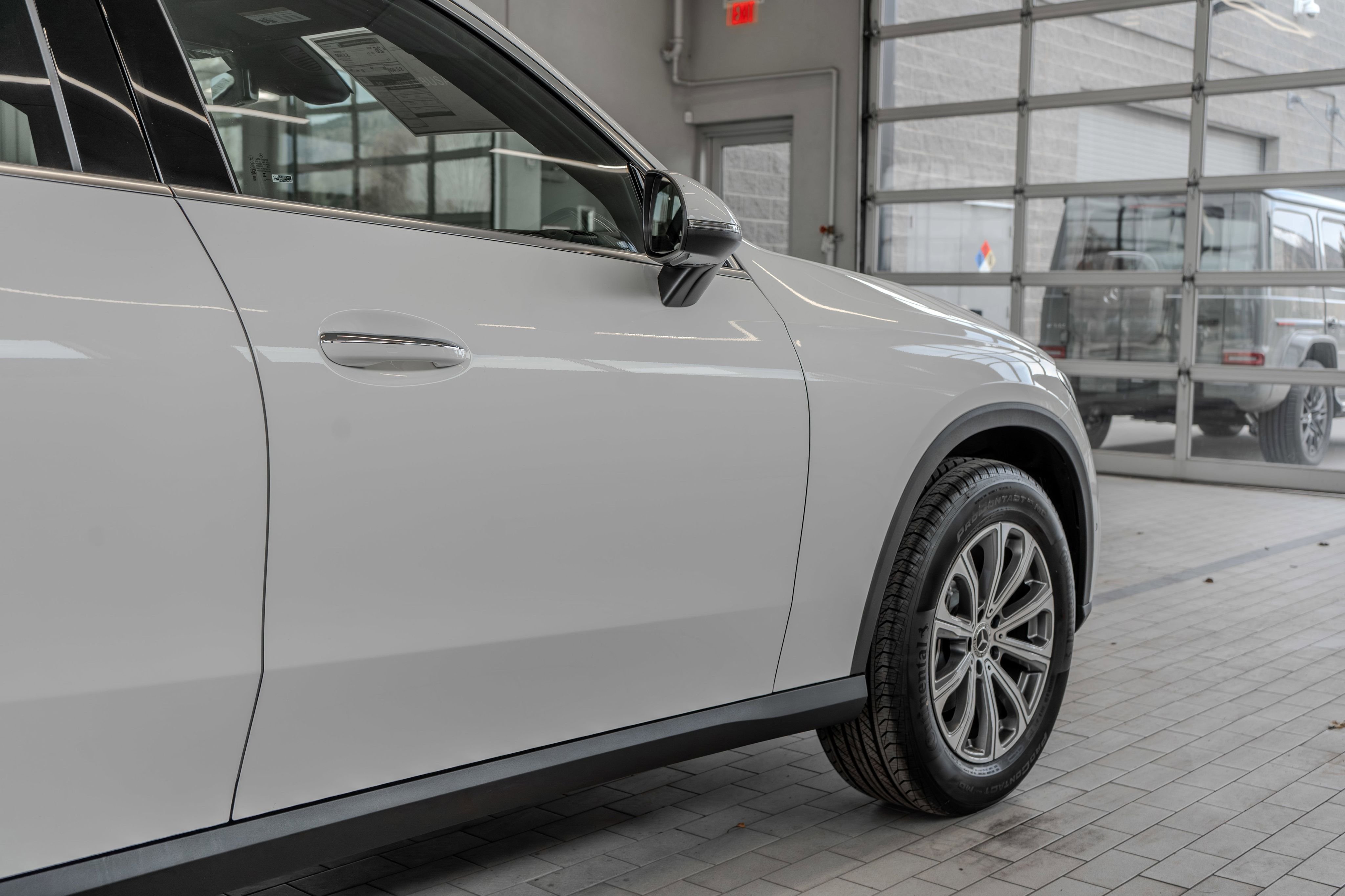 New 2026 Polar White Mercedes-Benz GLC 300 image 31