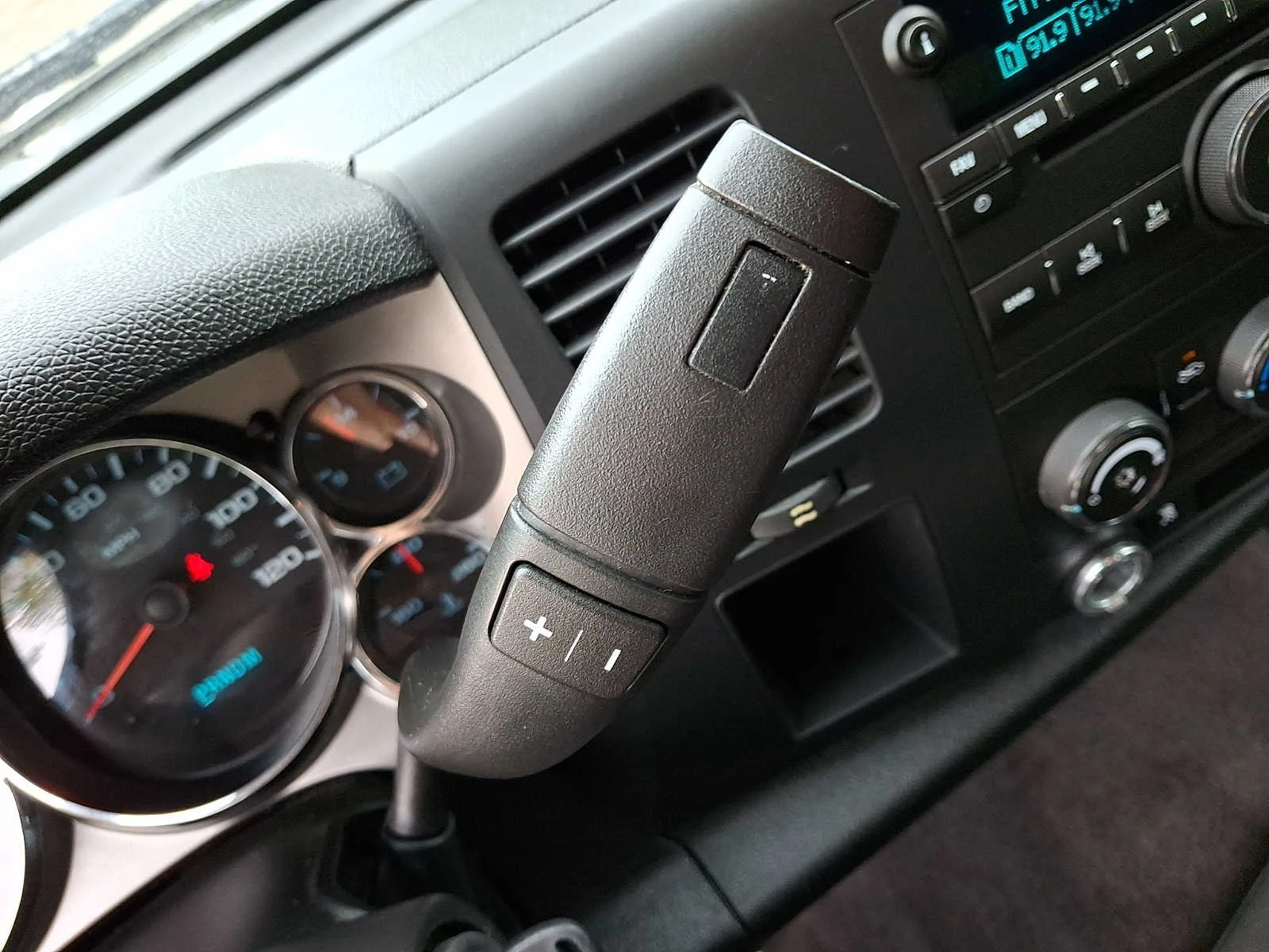 Used 2010 Taupe Gray Metallic Chevrolet Xtra Fuel Economy image 15