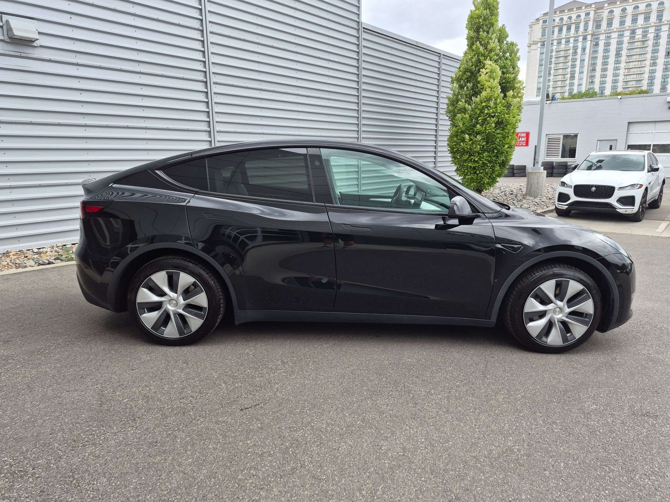 Used 2024 Tesla Model Y Long Range with VIN 7SAYGDEE5RF088930 for sale in Salt Lake City, UT