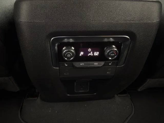2026 Chevrolet Suburban Premier - Photo 21