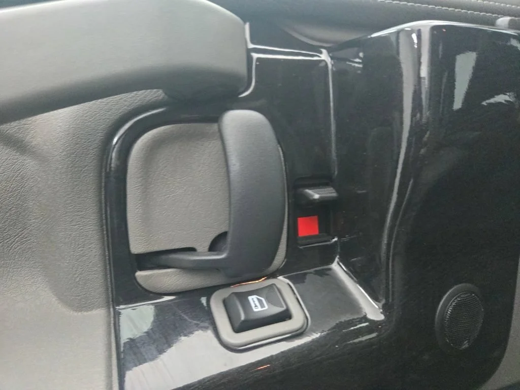 Used 2020 Summit White Chevrolet WT image 16